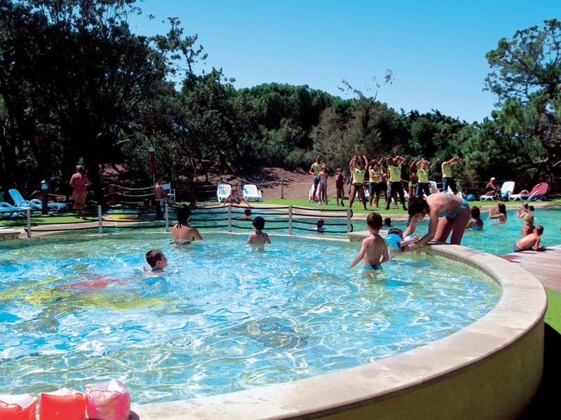 Canado Club Family Village