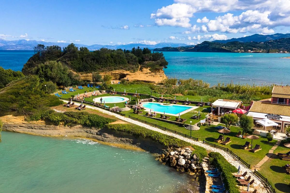 góry, teren hotelu, basen