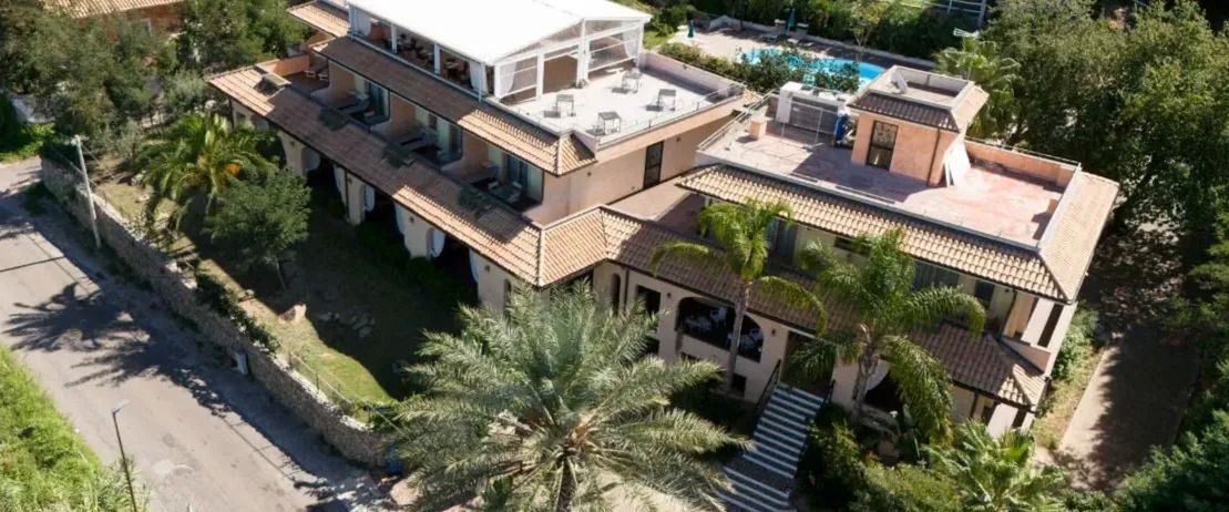 obiekt, teren hotelu