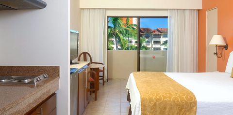 pokój, kuchnia / aneks kuchenny, balkon / taras