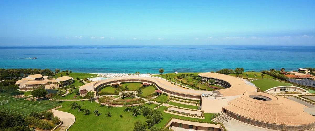 obiekt, teren hotelu