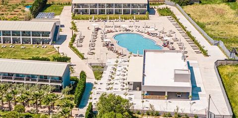 obiekt, teren hotelu, basen
