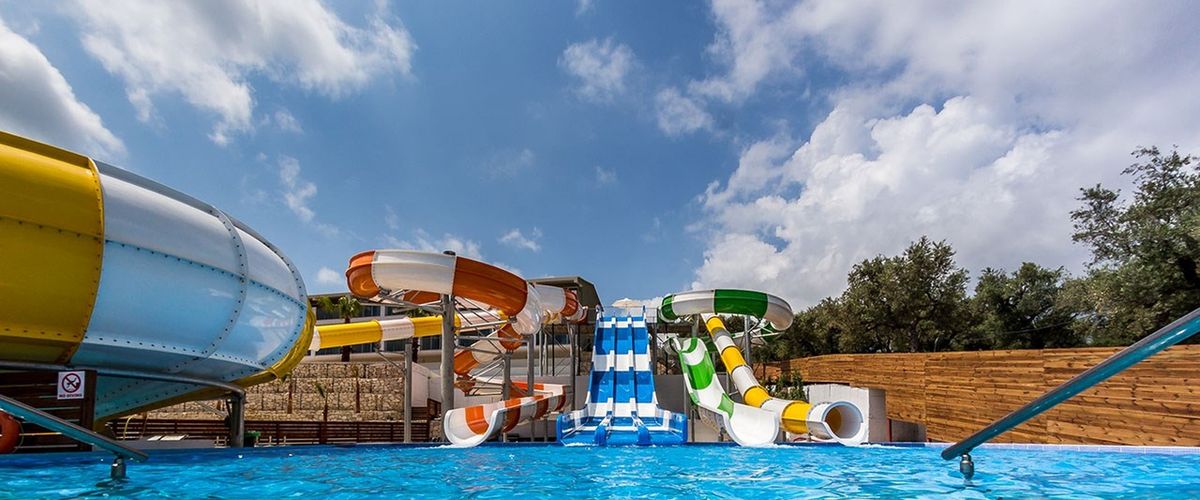 basen, aquapark, zjeżdżalnia