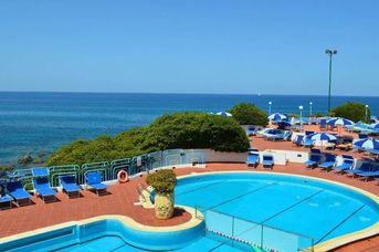 Carlton Riviera