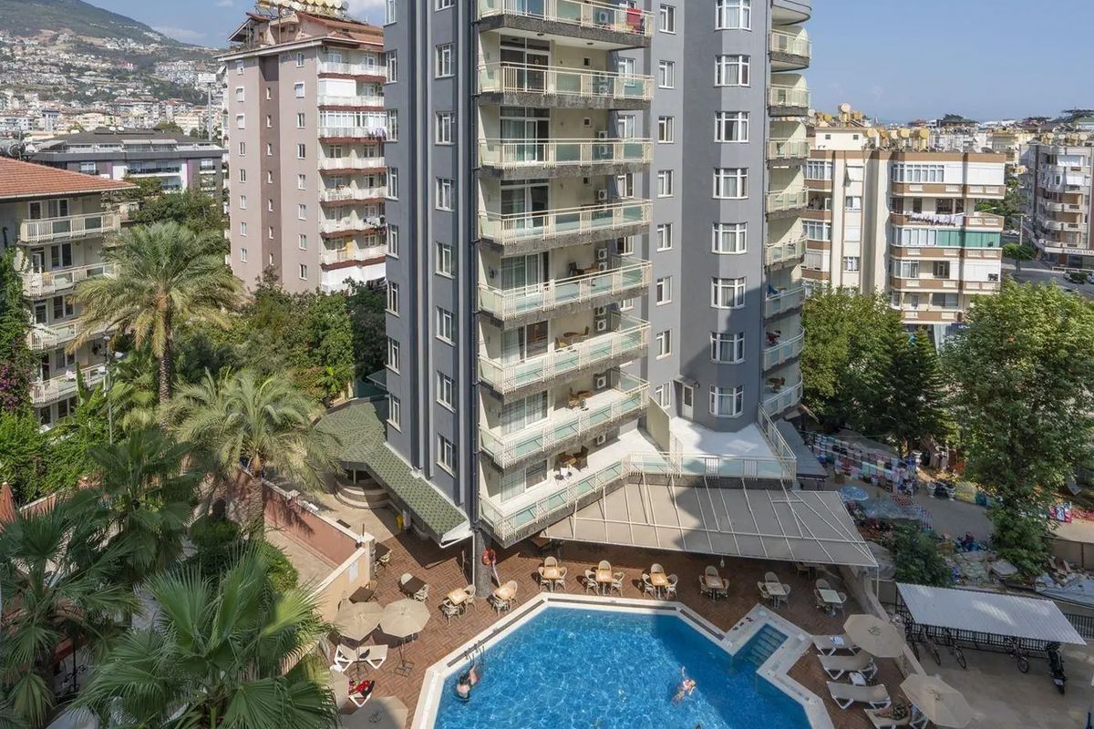 obiekt, teren hotelu, basen