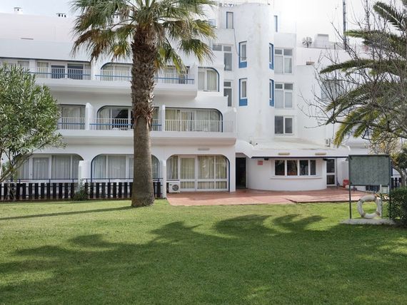 obiekt, teren hotelu