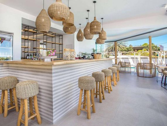 teren hotelu, drink bar