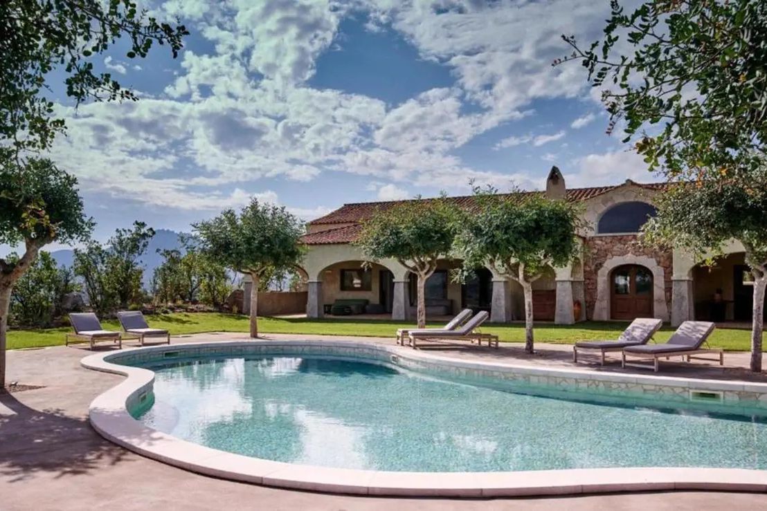 teren hotelu, obiekt, basen