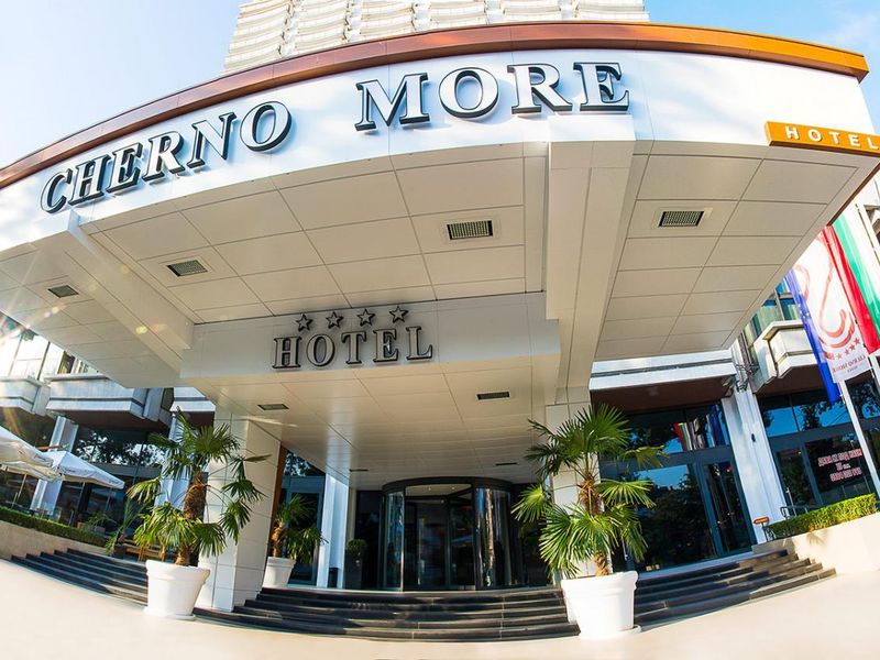 & Casino Cherno More