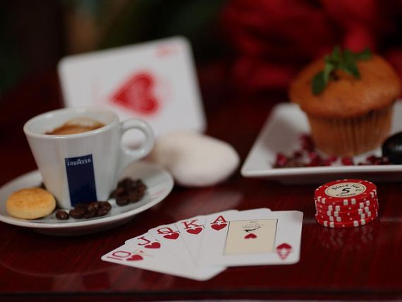 &amp;amp; Casino Cherno More 4*