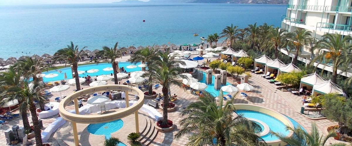 obiekt, teren hotelu, basen