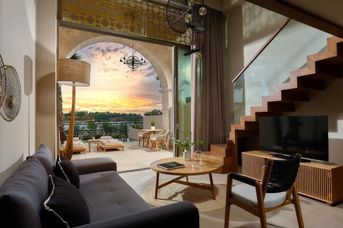 Castello Boutique Suites By The Sea