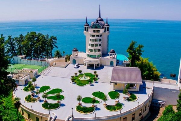 obiekt, teren hotelu