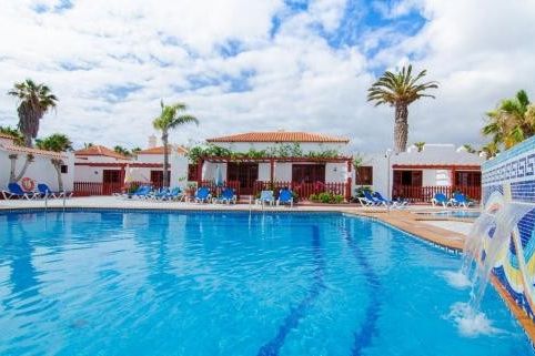 teren hotelu, obiekt, basen