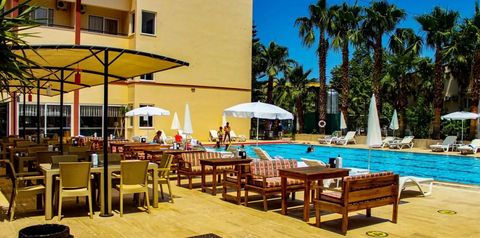 teren hotelu, basen, restauracja
