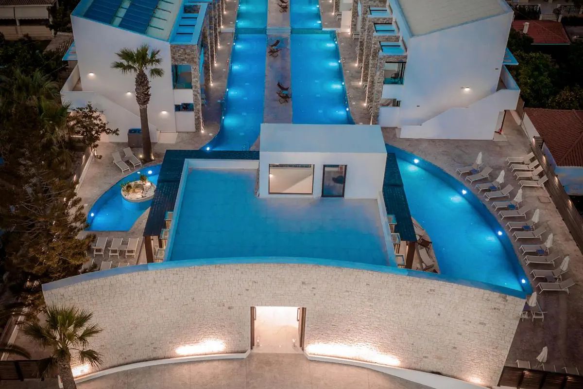 obiekt, teren hotelu, basen