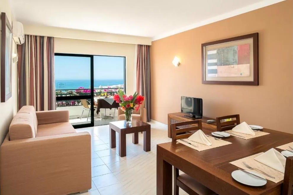 pokój, balkon / taras, pokój z widokiem na morze