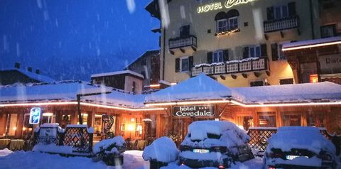 obiekt, budynek główny, teren hotelu