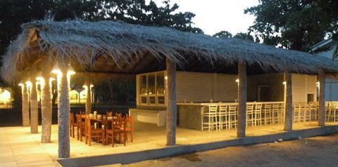 teren hotelu, beach bar