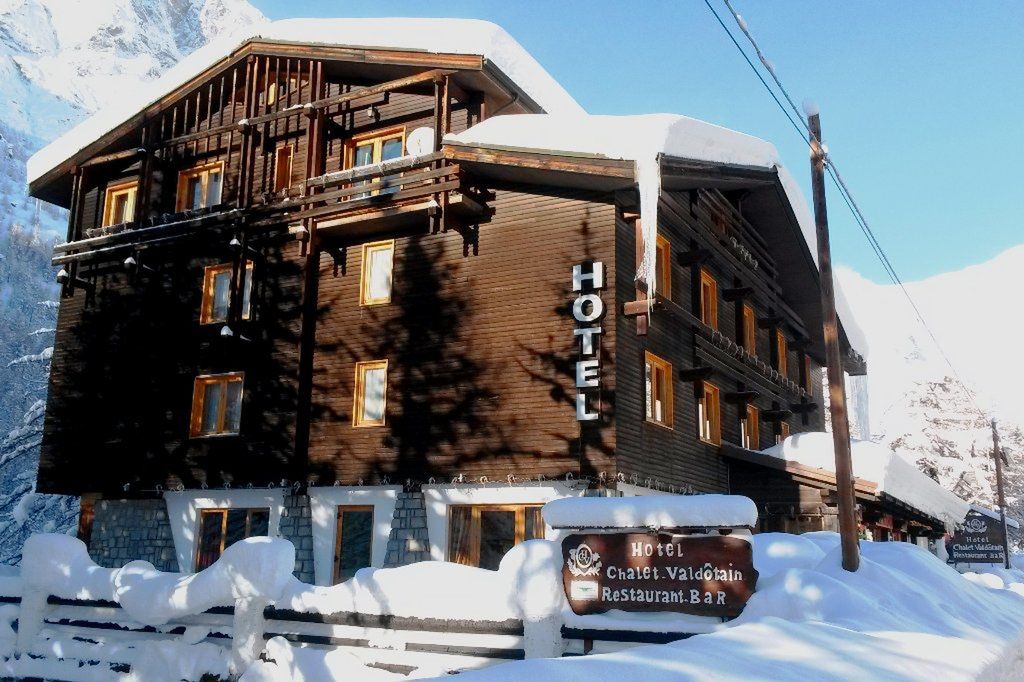 obiekt, budynek główny, teren hotelu