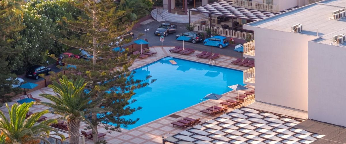 teren hotelu, basen