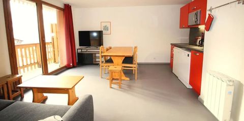 pokój, kuchnia / aneks kuchenny