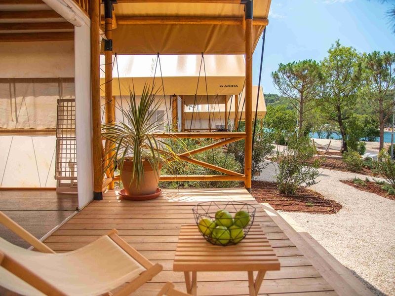 Arena One 99 Glamping