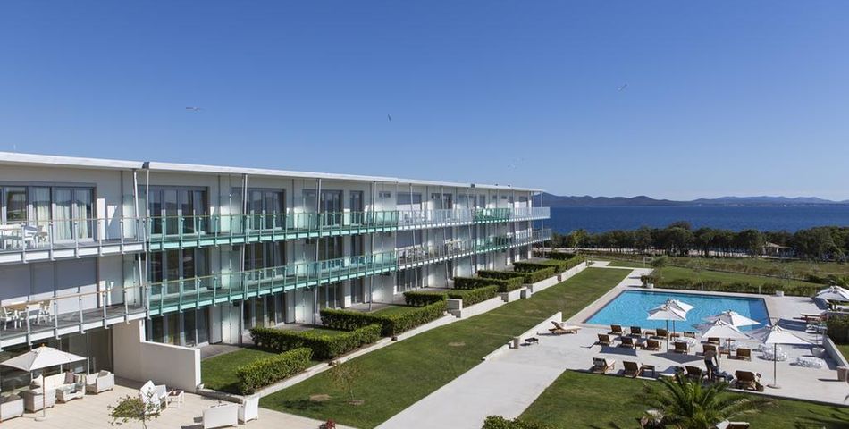 obiekt, teren hotelu
