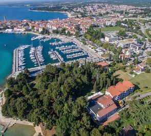 Flores (Porec)