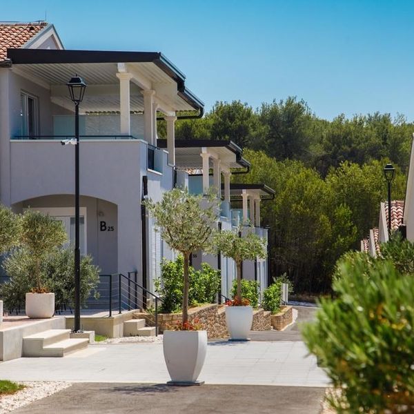 Gava Waterman Milna Resort