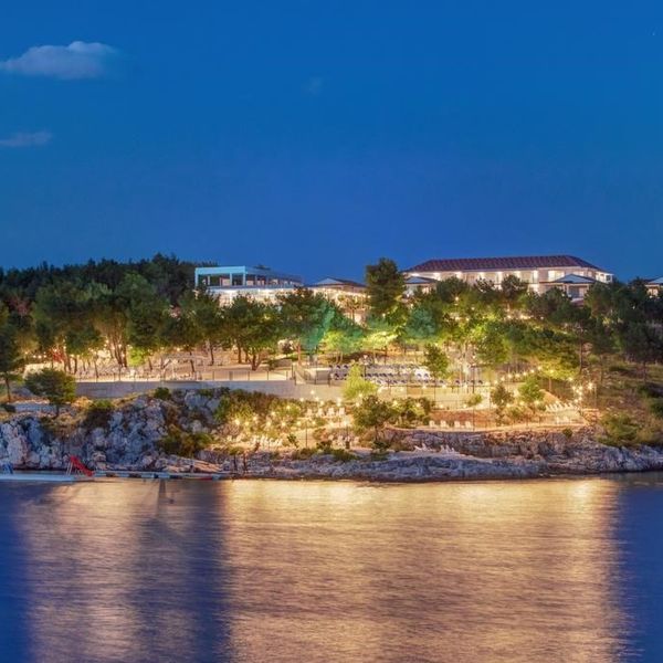 Gava Waterman Milna Resort
