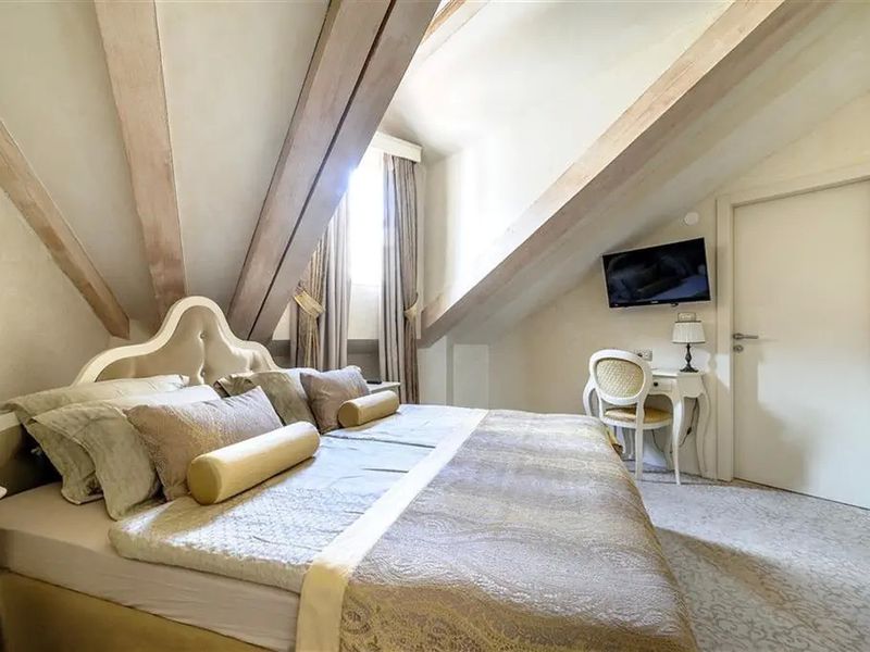 Heritage Life Palace