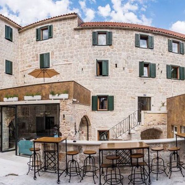 Heritage Palace Varos