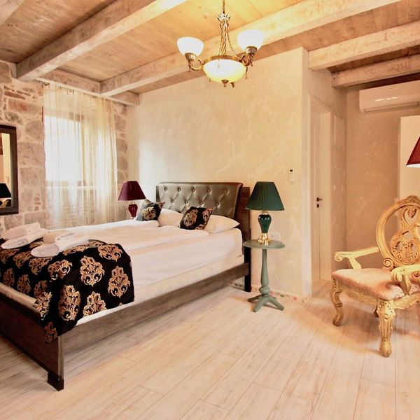 Heritage Palace Varos