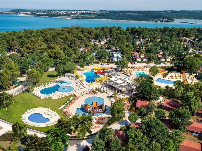 Lanterna Premium Camping Resort 4*