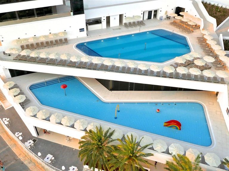 obiekt, teren hotelu