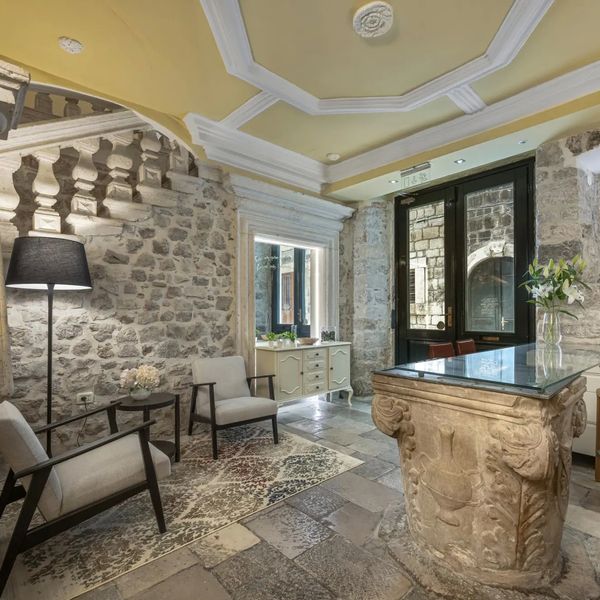 Palmotta Palace (Dubrovnik)