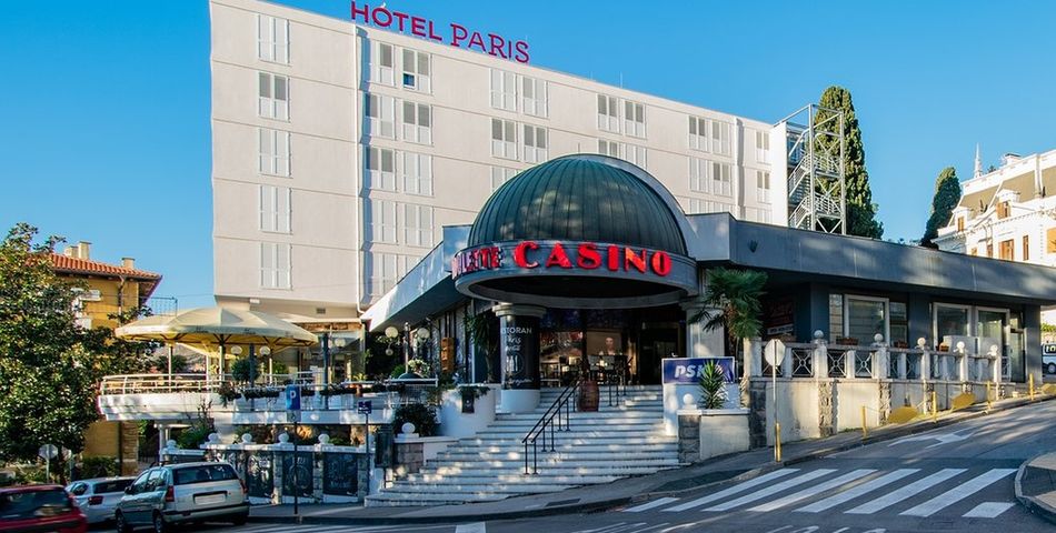 obiekt, budynek główny, teren hotelu