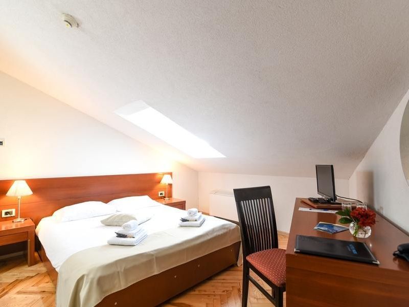 pokój, apartament