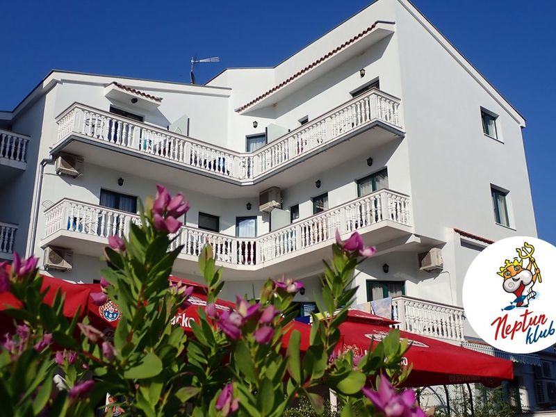 Triton 4*