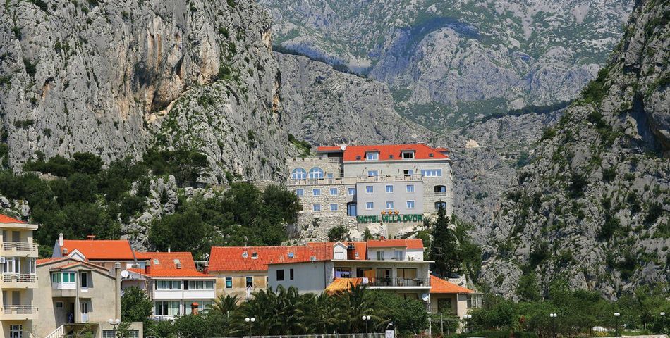 obiekt, teren hotelu