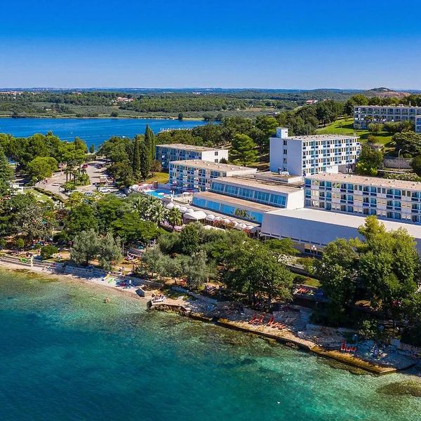Zorna Plava Laguna
