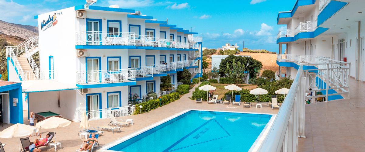 obiekt, teren hotelu, basen