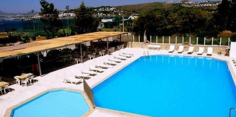 teren hotelu, brodzik, basen