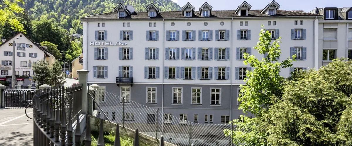 teren hotelu, budynek główny, obiekt