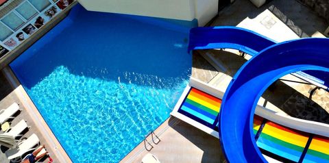 basen, zjeżdżalnia