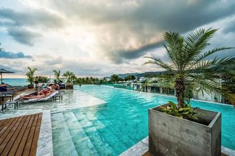 Clover Patong