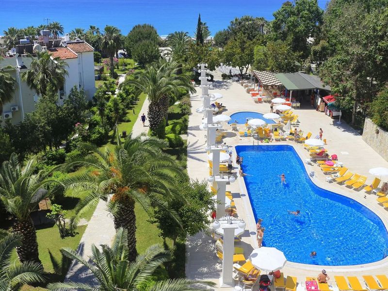 Club Aqua Plaza