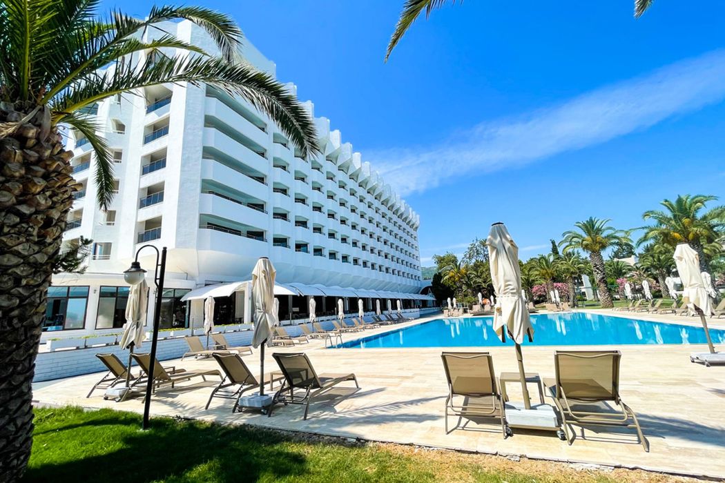 obiekt, teren hotelu, basen