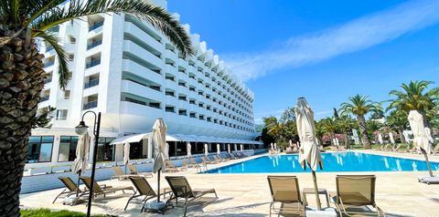 obiekt, teren hotelu, basen